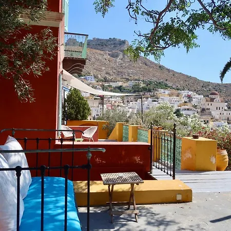 بيت ضيافة Color